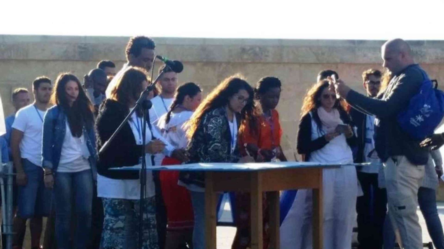 A Leuca il Mediterraneo si avvicina