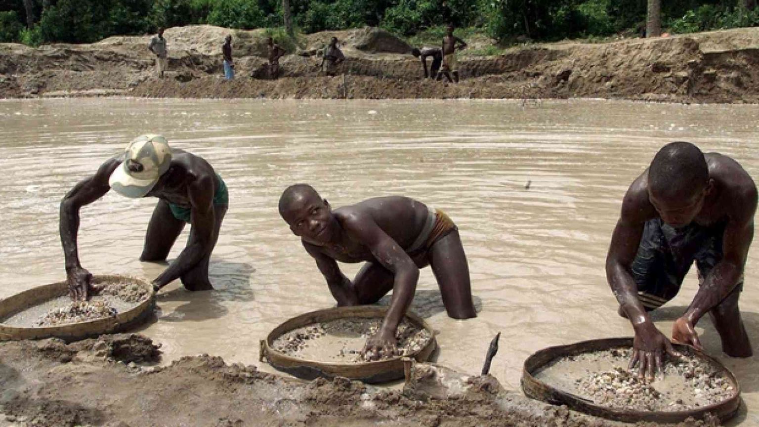 Quei diamanti insanguinati che armano le guerre africane