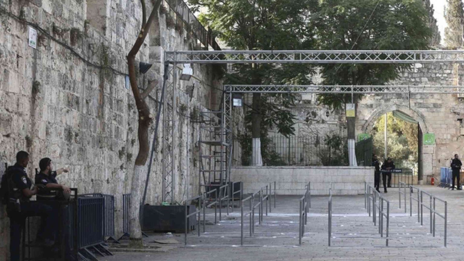 Spianata delle Moschee: i musulmani tornano. E pure gli scontri