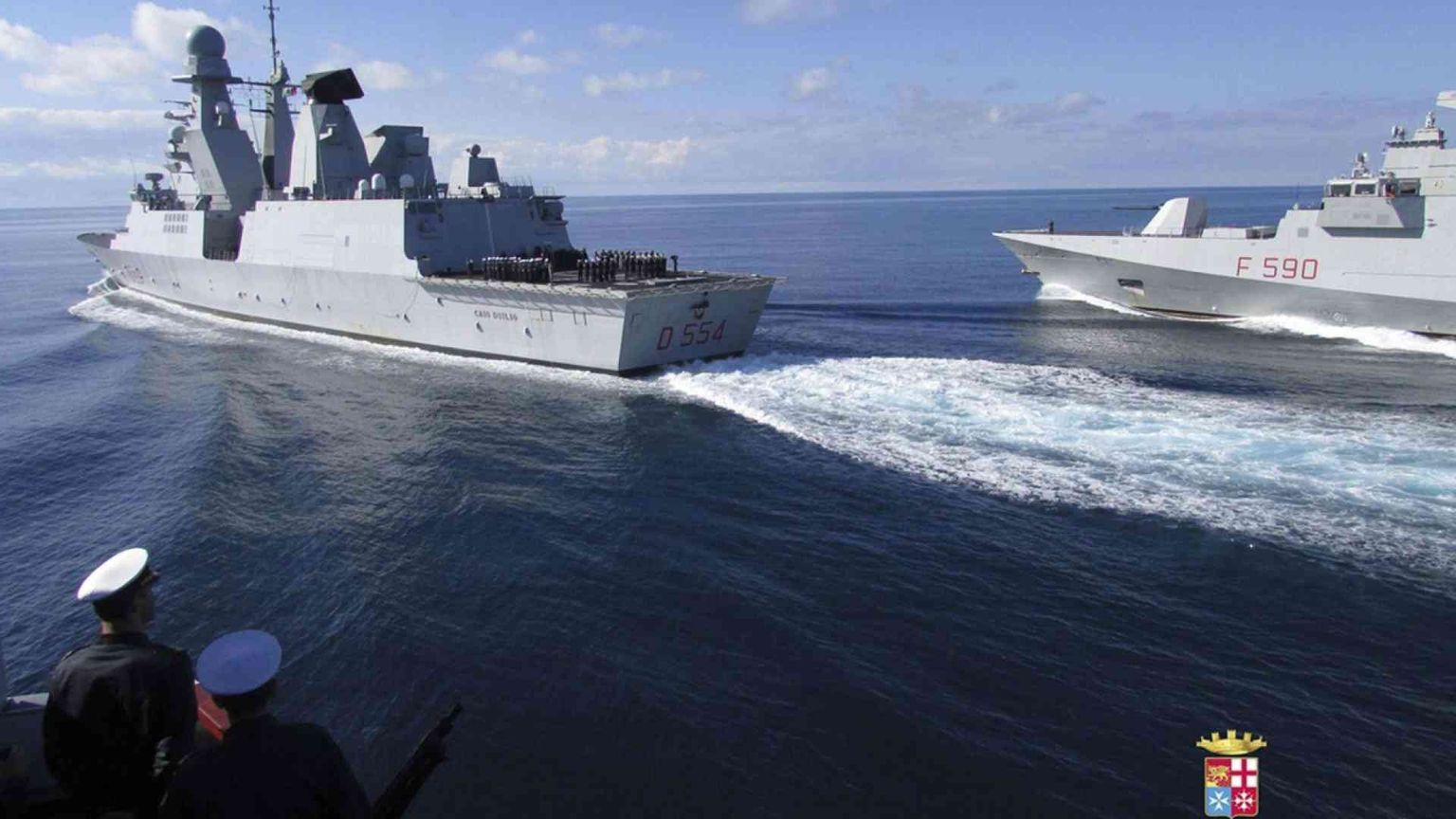 Missione navale in Libia, sì del Parlamento. Ma il generale Haftar minaccia