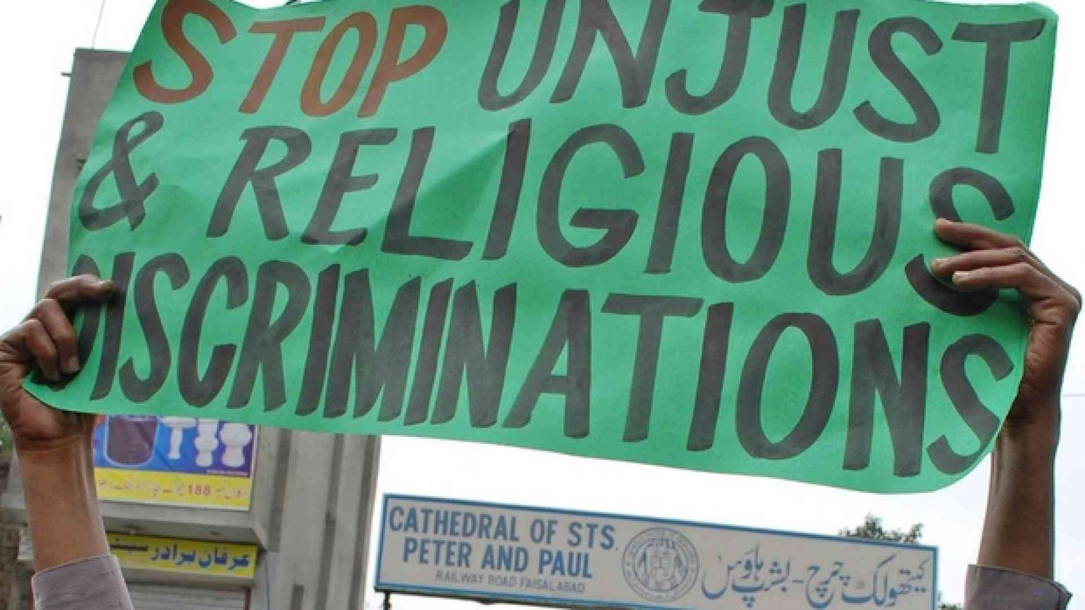 Religioni unite dall'amore l'abbraccio nella differenza