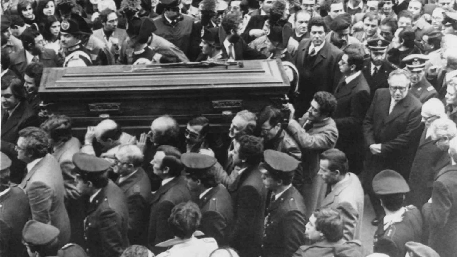 Rai e Mediaset raccontano i nuovi eroi italiani