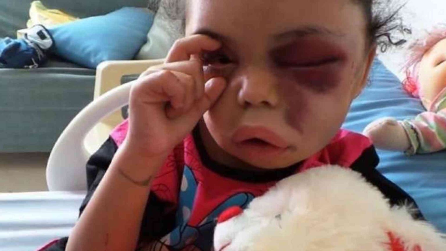 La piccola che apre gli occhi al mondo sulla guerra in Yemen