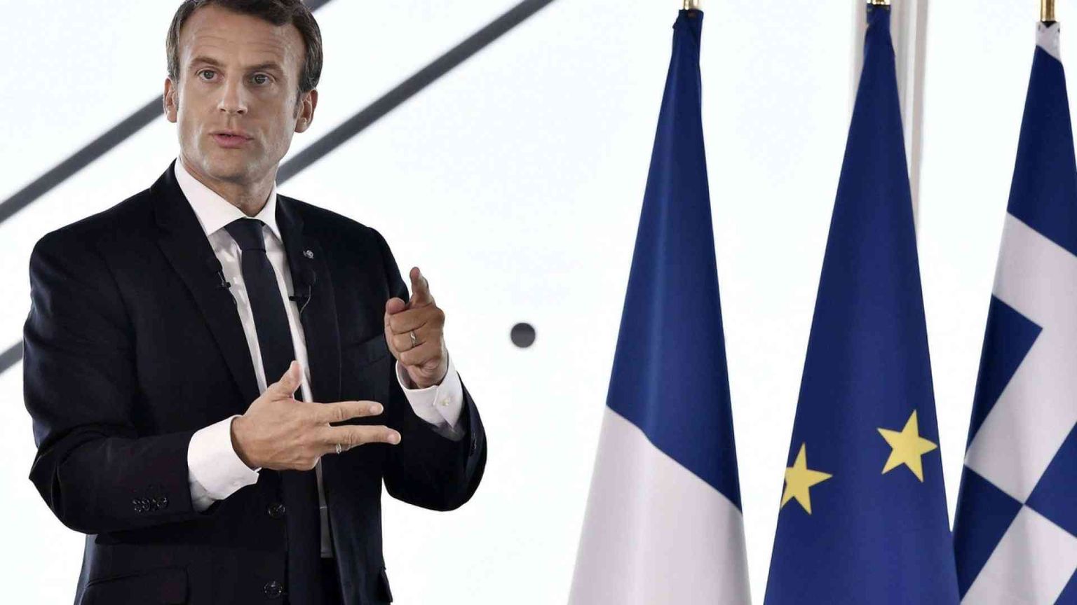 Macron ancora in bilico tra Ricoeur e Rothschild