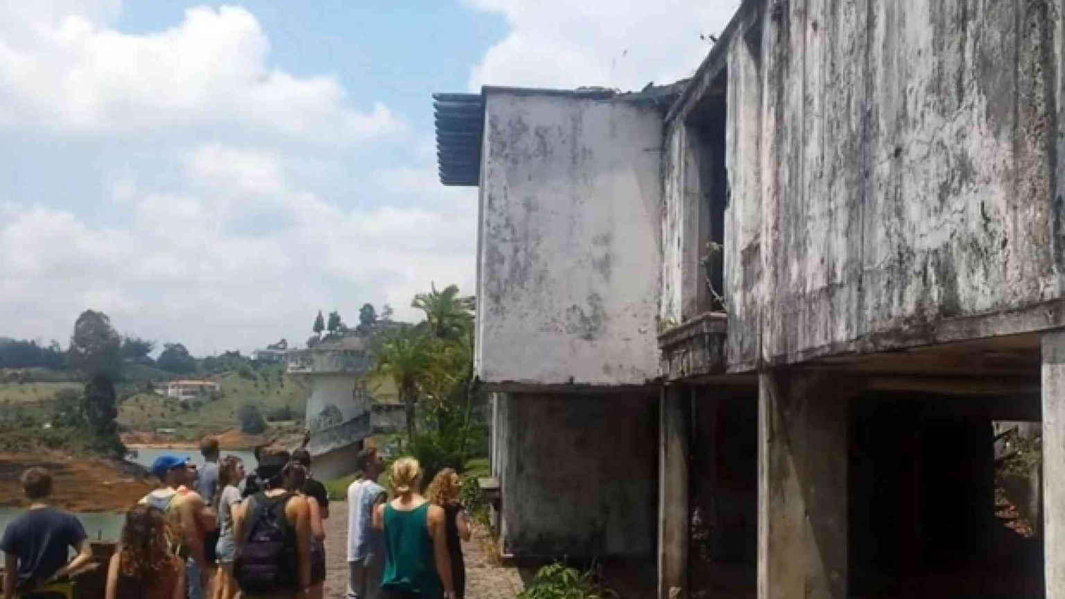 Nei luoghi di Pablo Escobar ma dalla parte delle vittime