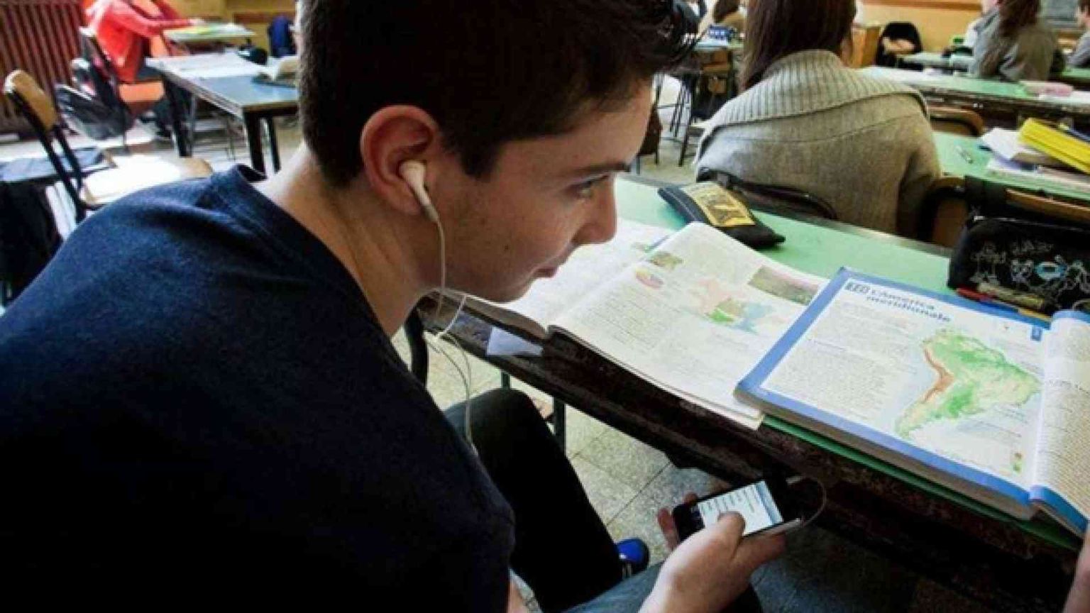 Gli smartphone in classe? No, ci vuole un po' di sconnessione