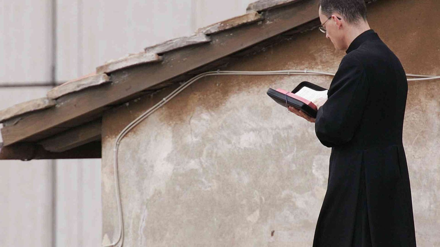 Il Papa: no ai preti da salotto, sì ai discepoli in cammino