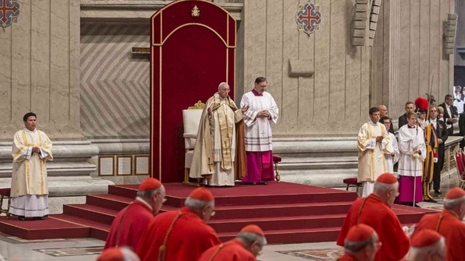 Traduzione dei testi liturgici, il Papa corregge Sarah