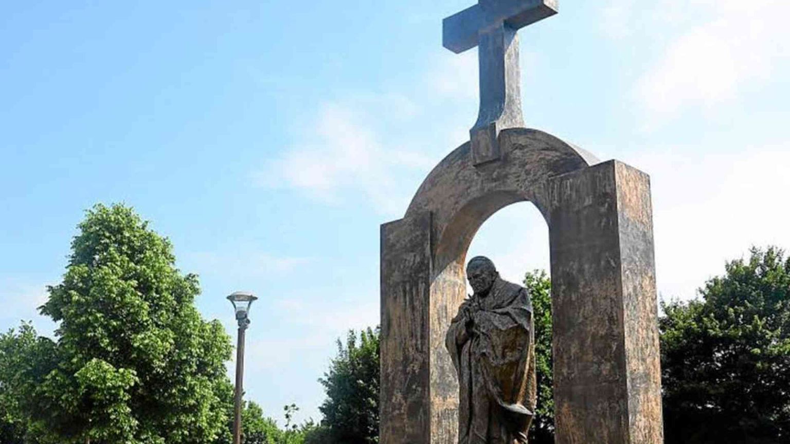 Senza quella croce Giovanni Paolo II non si può capire