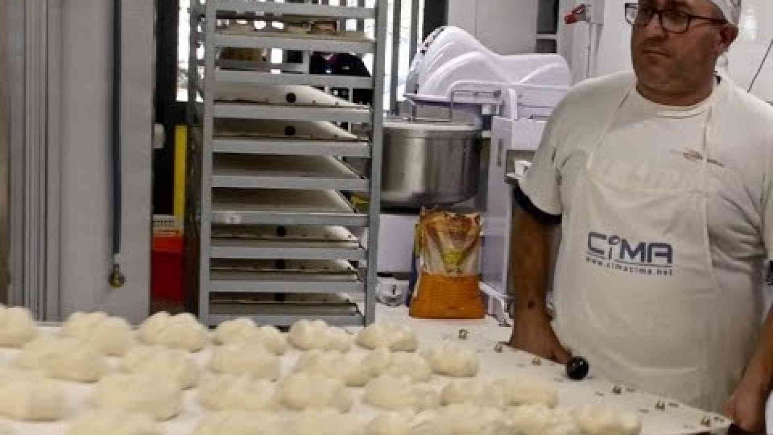 Torna al suo lavoro Valerio, che perse figli e moglie