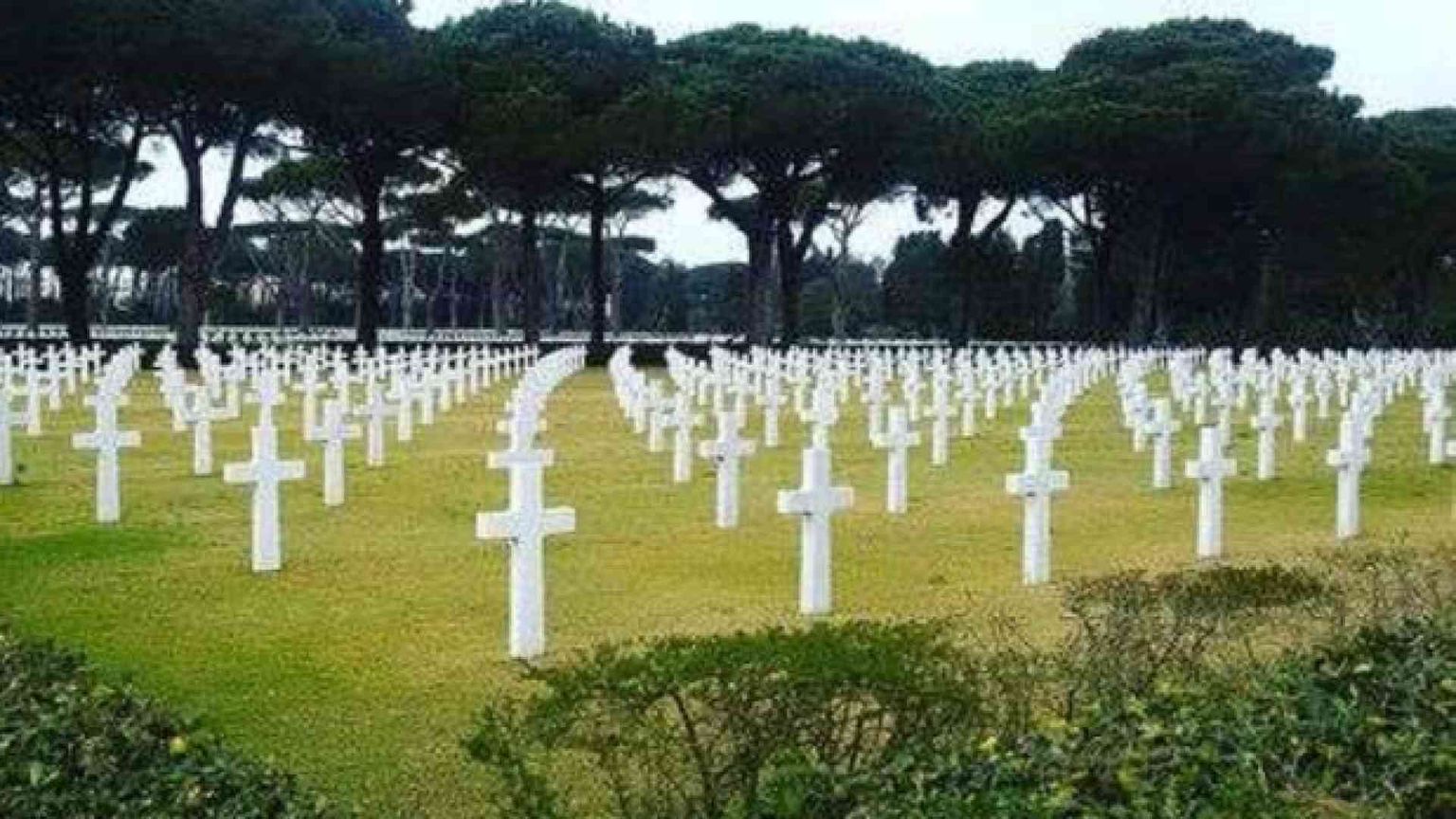 Il Papa al cimitero americano e alle Fosse Ardeatine