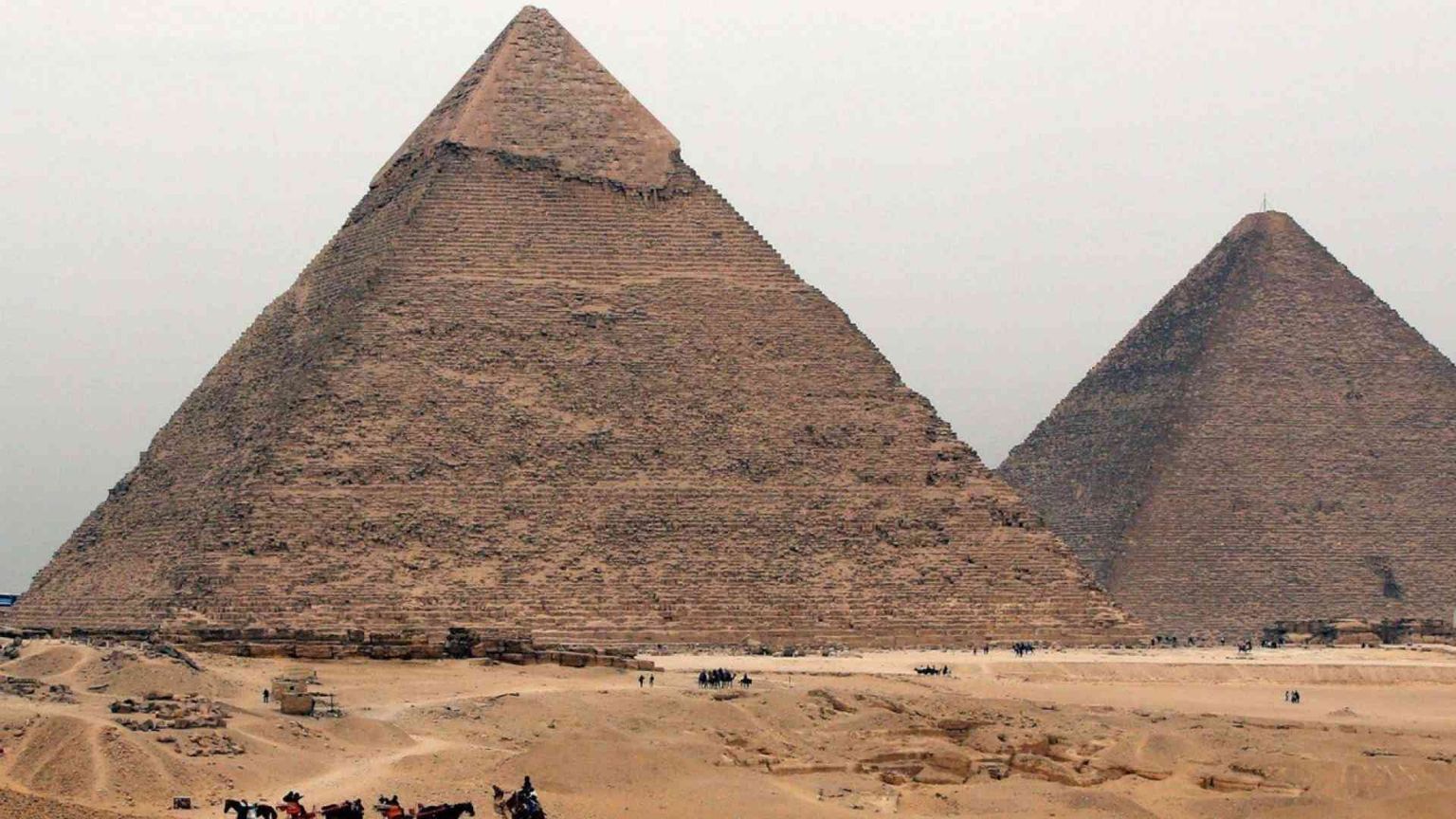 Scoperta con i raggi cosmici la stanza segreta nella piramide di Cheope