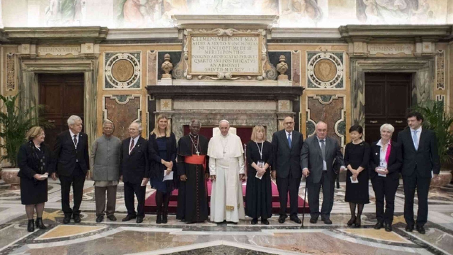 Armi nucleari, i Nobel: «Papa Francesco bussola da seguire»