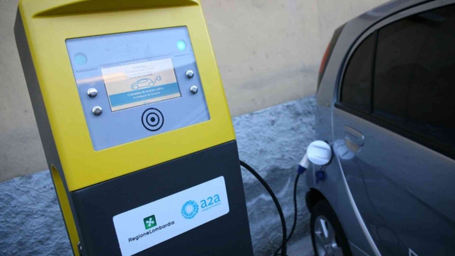 Zero carbone e più auto elettriche: ecco la strategia nazionale
