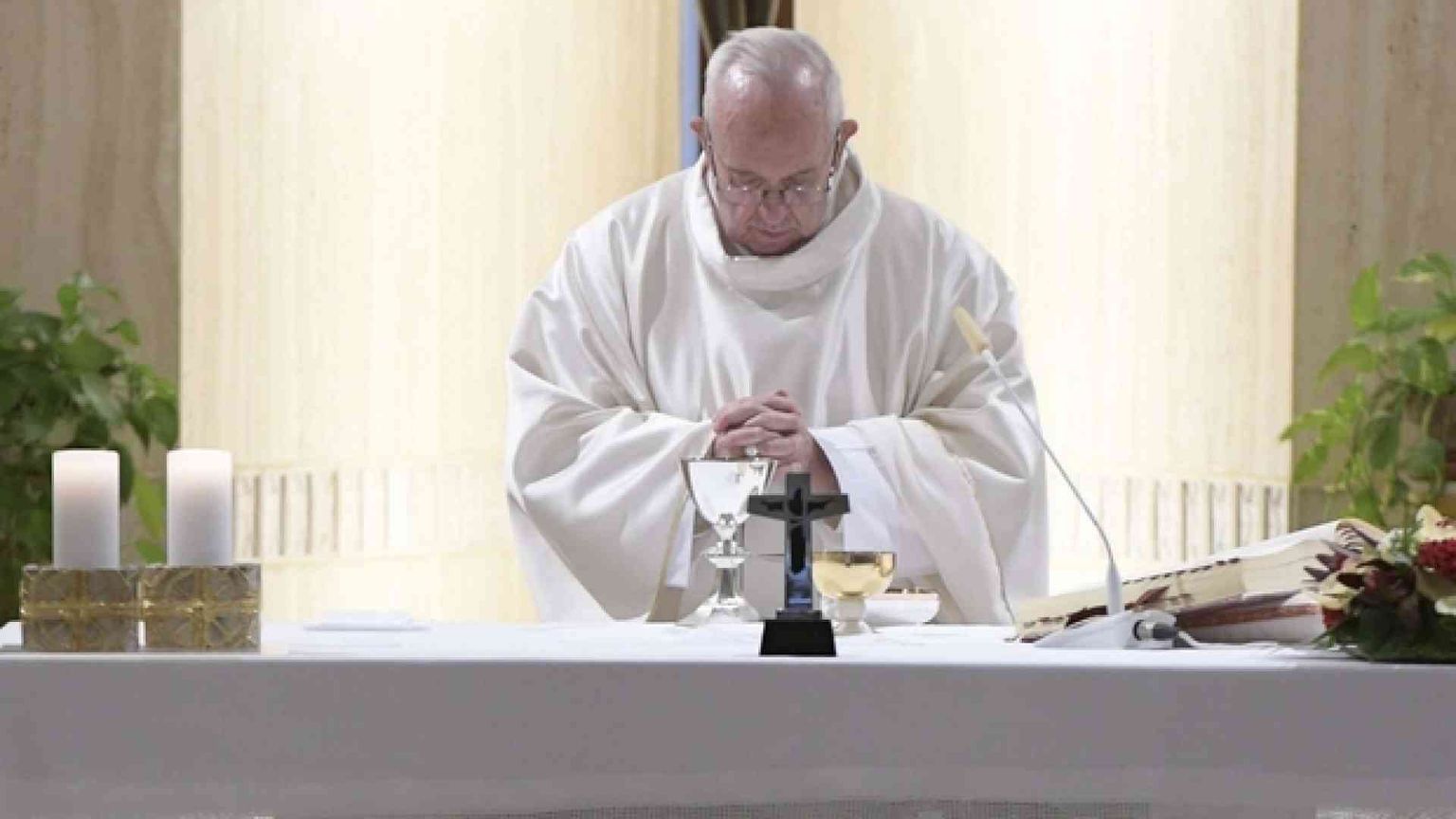 Il Papa: avere il fiuto per non cadere nelle cordate della corruzione