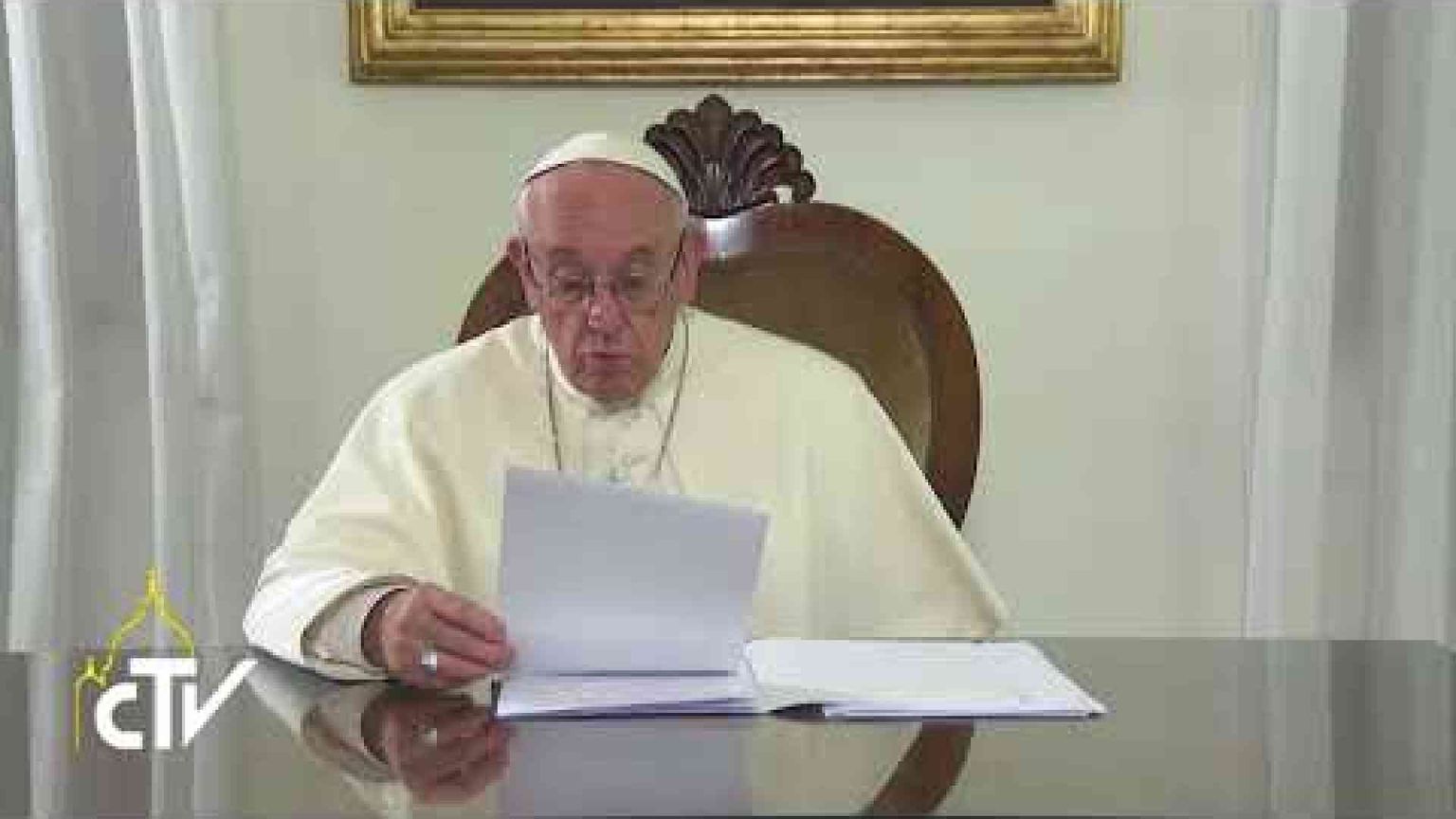 Il Papa: «Il bene della famiglia decisivo per il futuro del mondo»