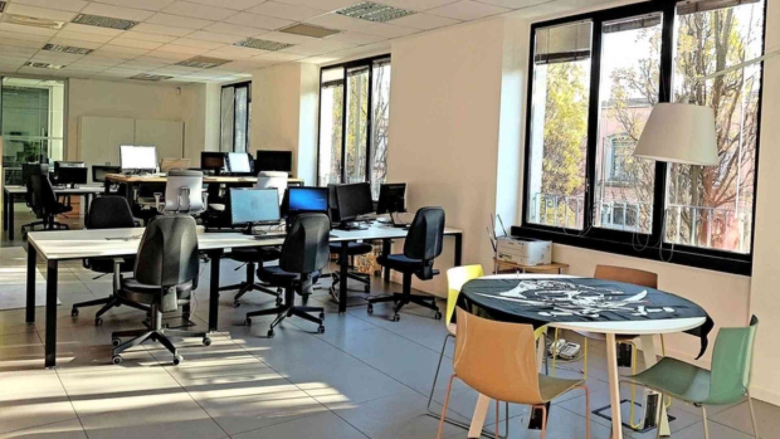 Dieci giovani figure commerciali da inserire