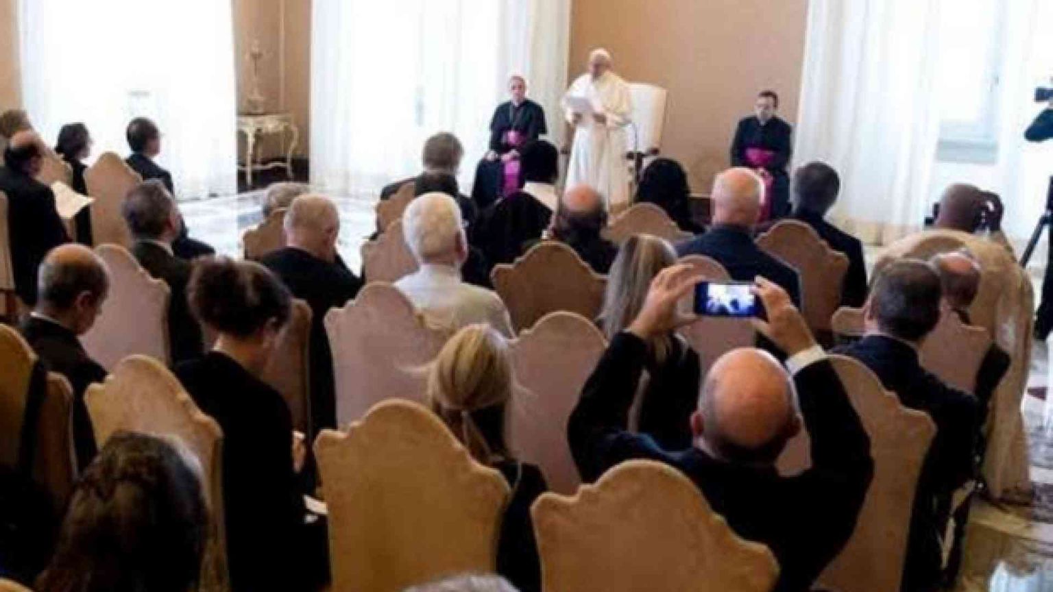 Papa Francesco: la mafia è contraria al Vangelo, è da osteggiare e combattere