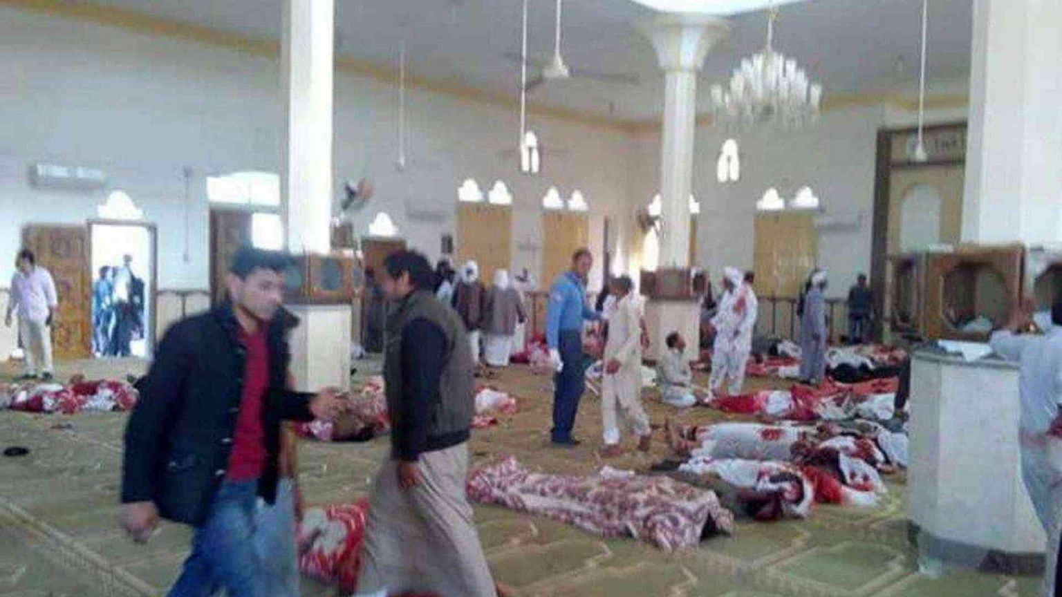 Sinai, bomba fa strage in moschea: 305 morti