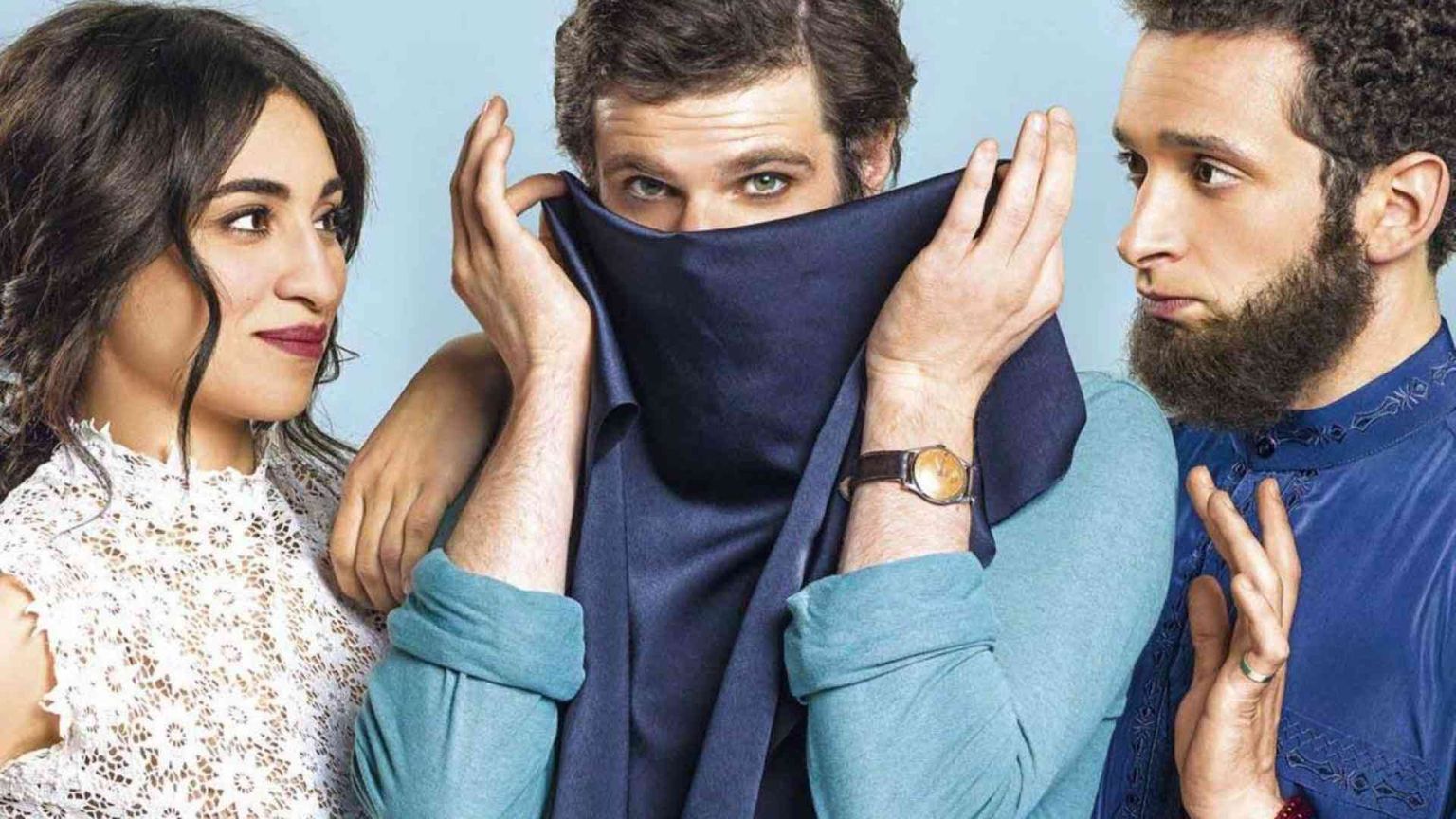 «Due sotto il burqa», la commedia si fa beffe dell'integralismo