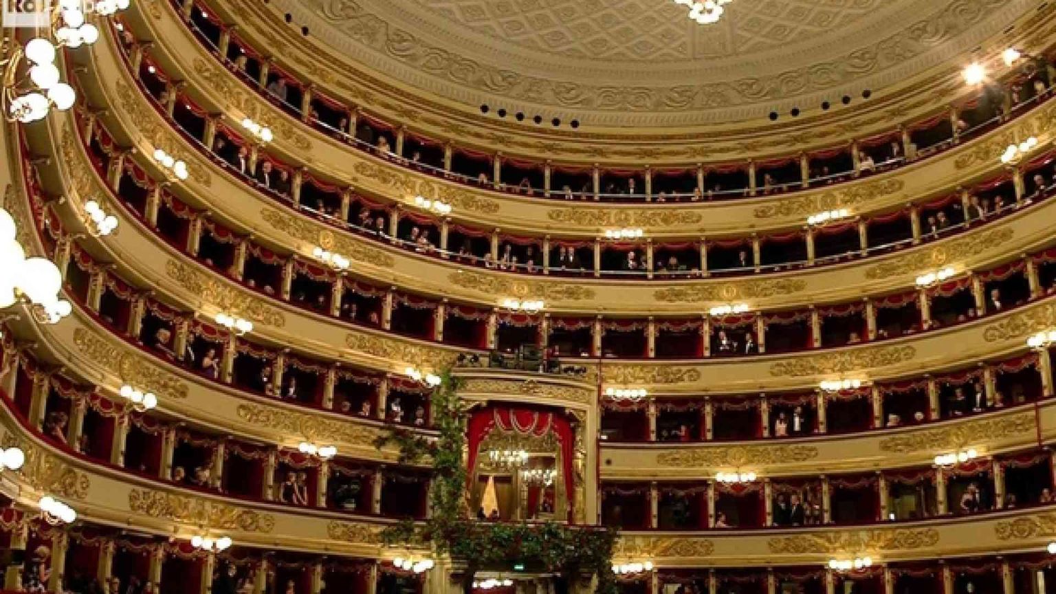 Scala, la Prima con «Andrea Chénier» senza vip ma riempie Milano