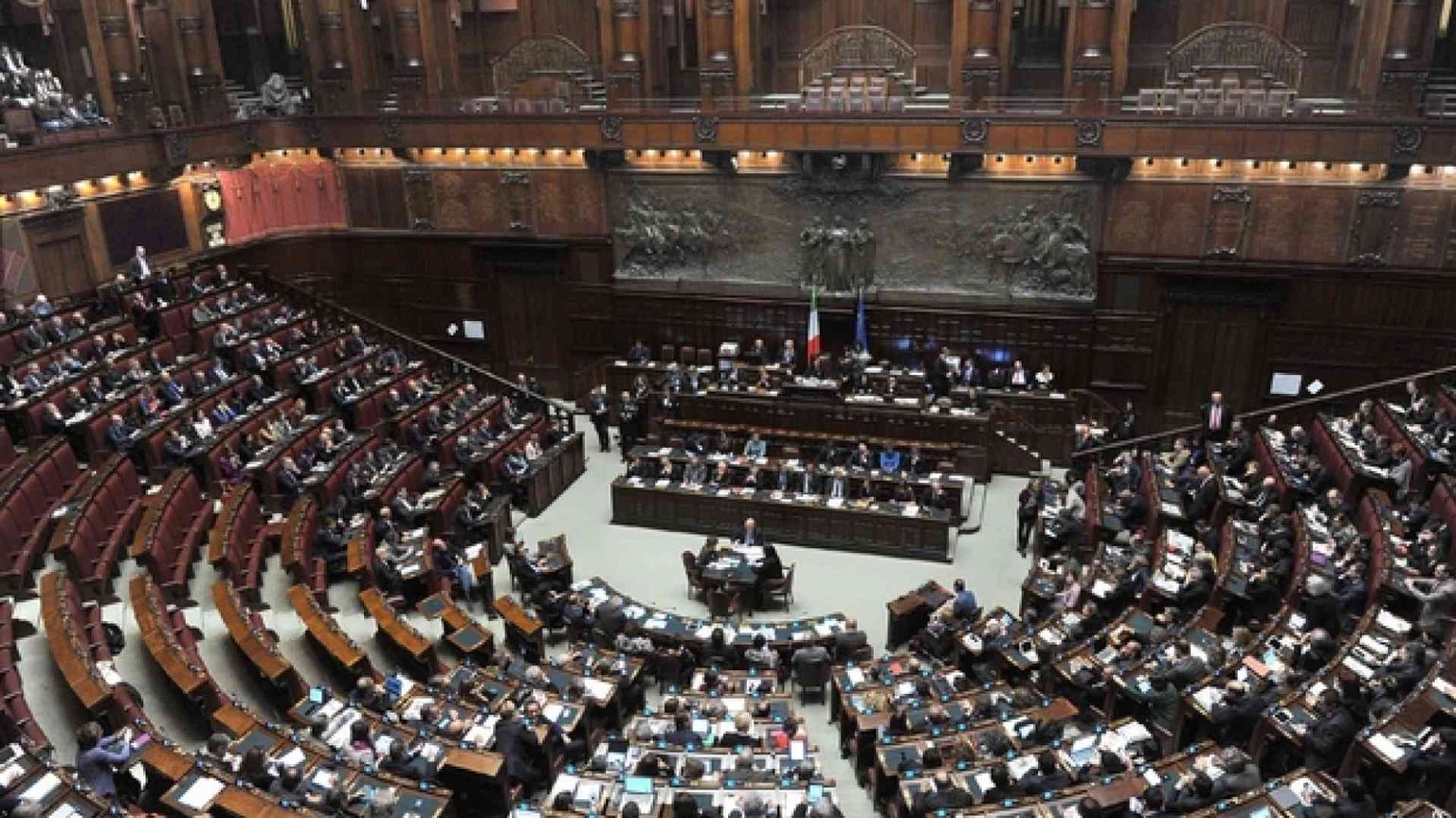 Manovra, saltano emendamento su cittadinanza e l'abolizione dei vitalizi