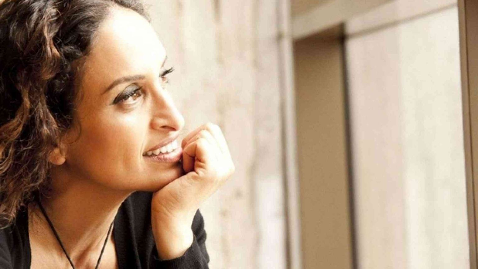 Io, straniera innamorata, dico: Italia, resta gentile..