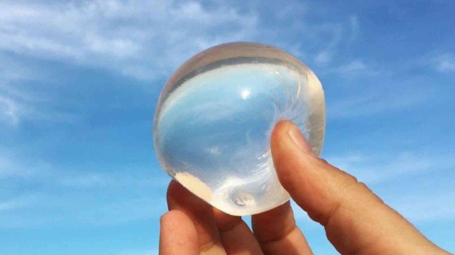 Macron: «Stiamo perdendo la grande battaglia sul clima»