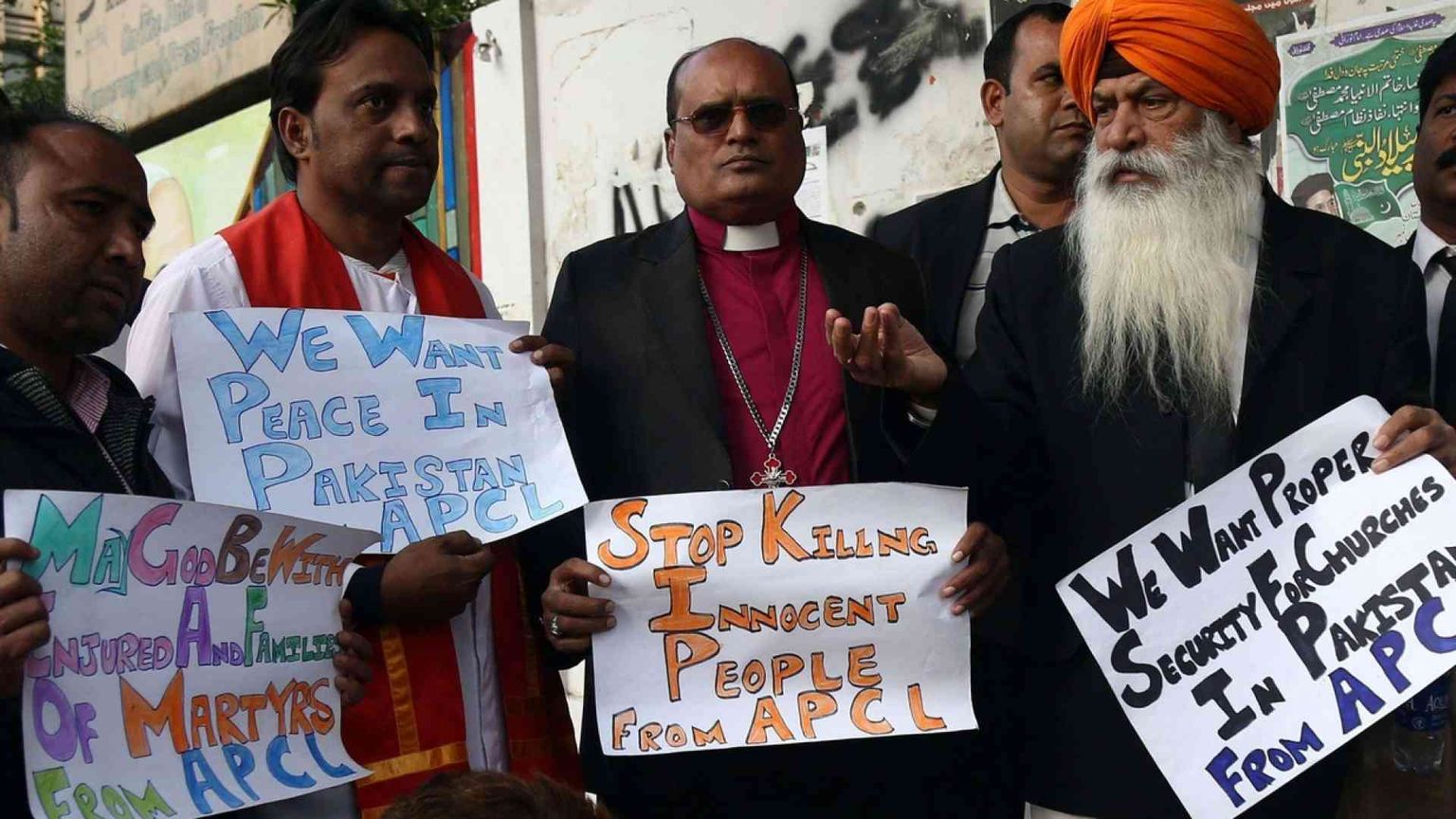 Strage nella chiesa metodista, i vescovi: «Preghiamo per la pace»