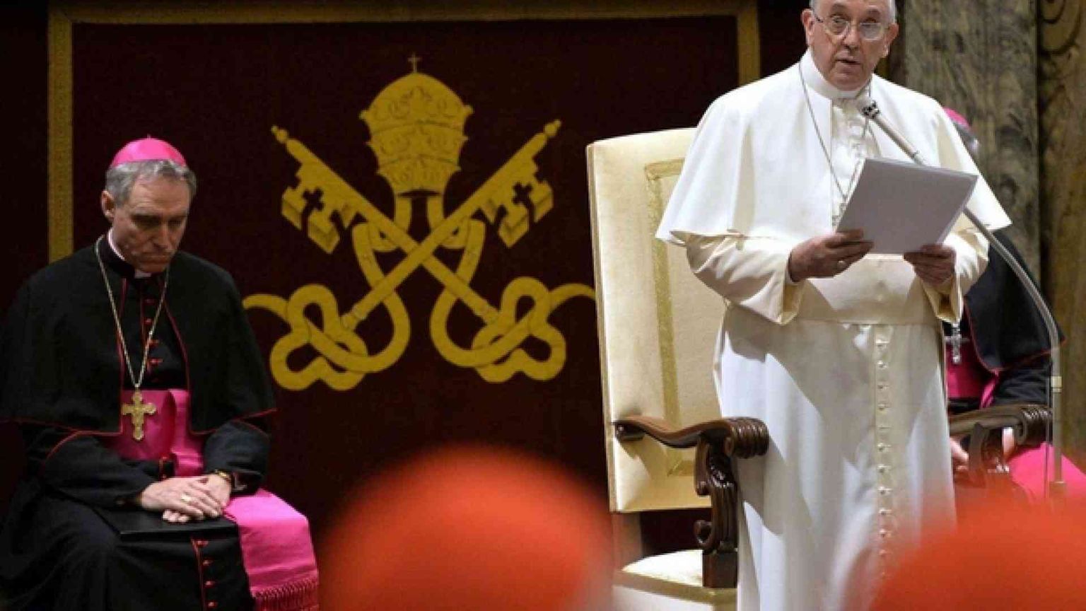 Il Papa: anche nella Curia traditori e approfittatori