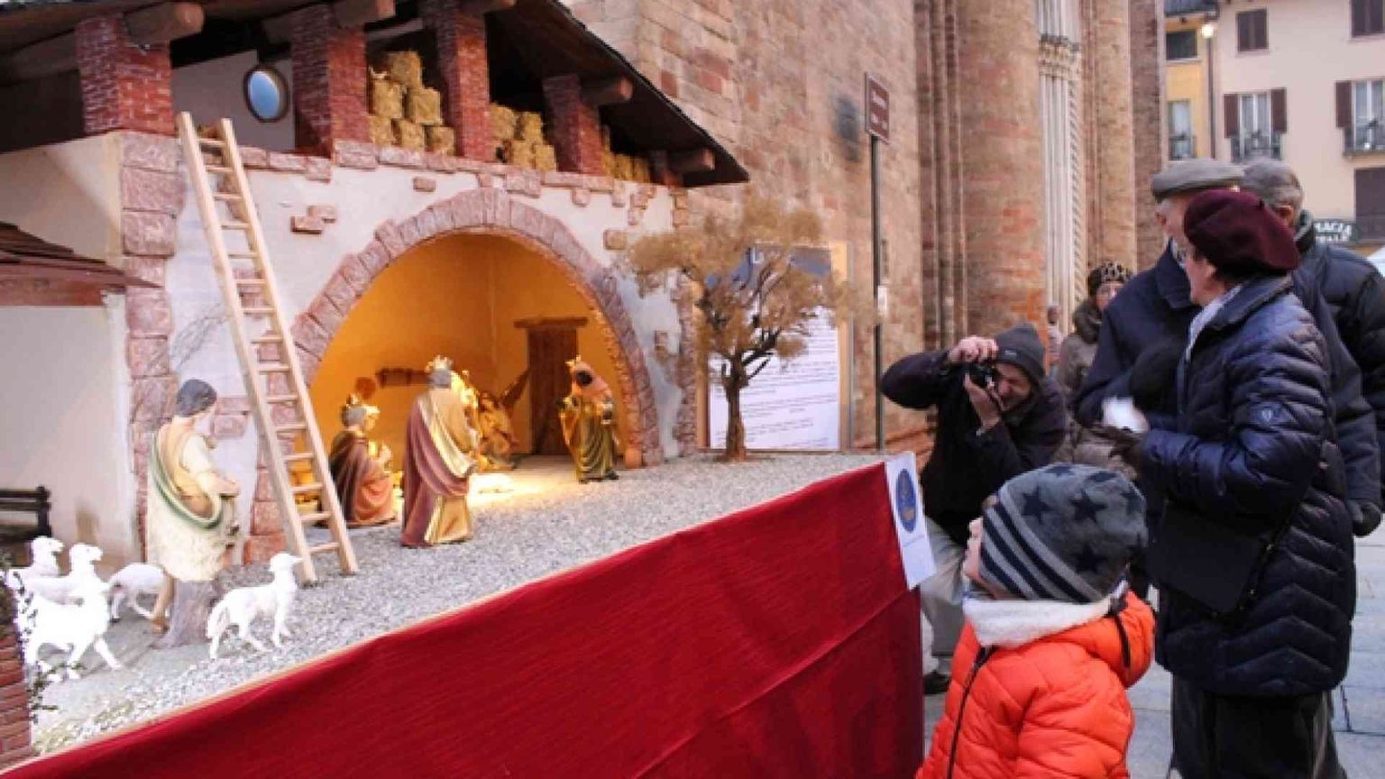 Gli occhi giusti davanti al presepe. Incontro a Dio e agli altri