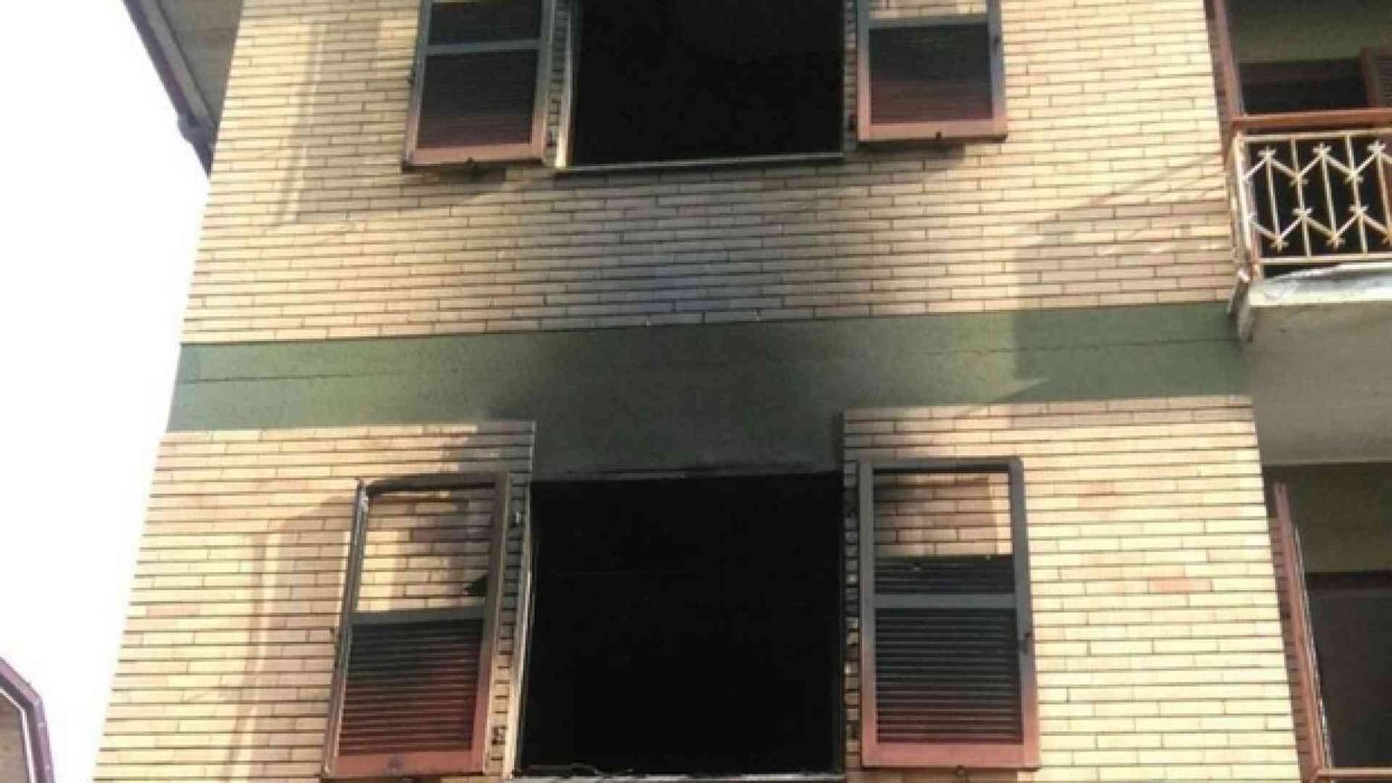 Casa per minori incendiata Gli inquirenti: «Odio razziale»