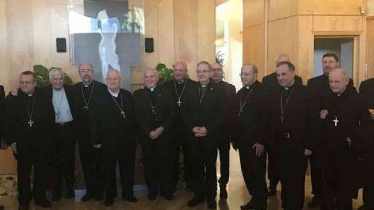 I vescovi: passi avanti per la ricostruzione e la riapertura delle chiese