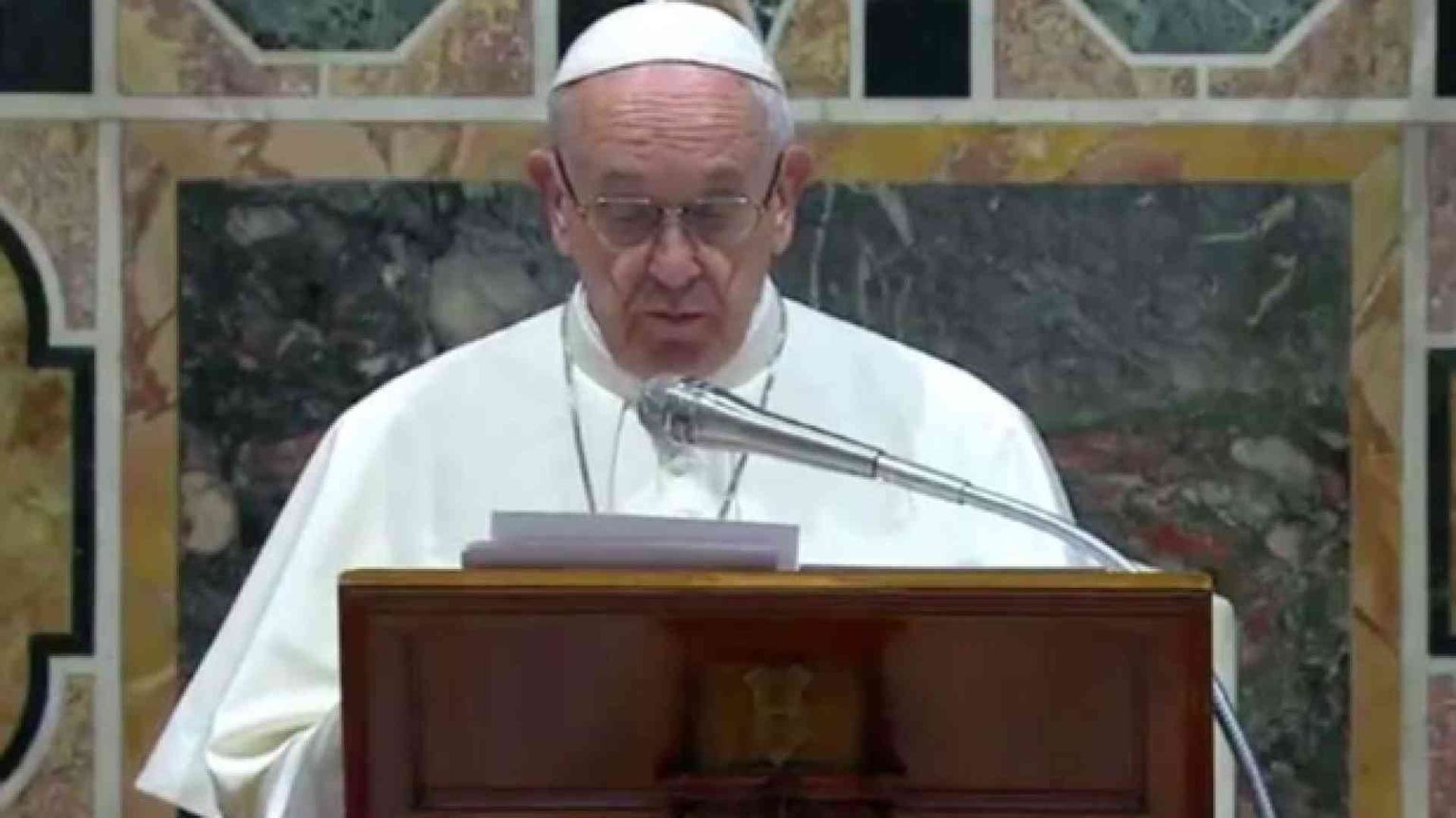 Papa Francesco: il primo diritto violato è quello alla vita