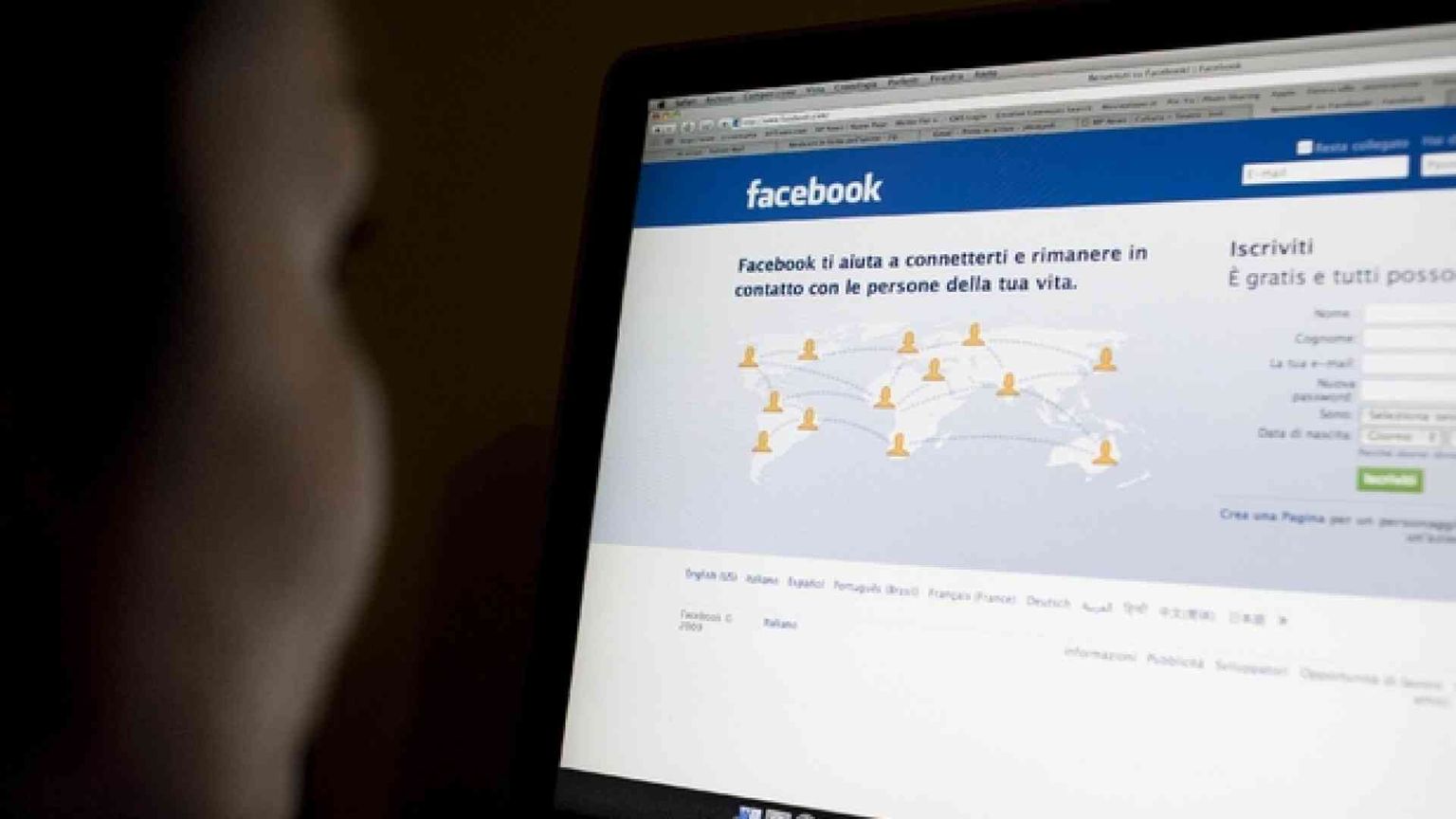 Foto dei figli sui social? Scatta la multa (di 10mila euro)