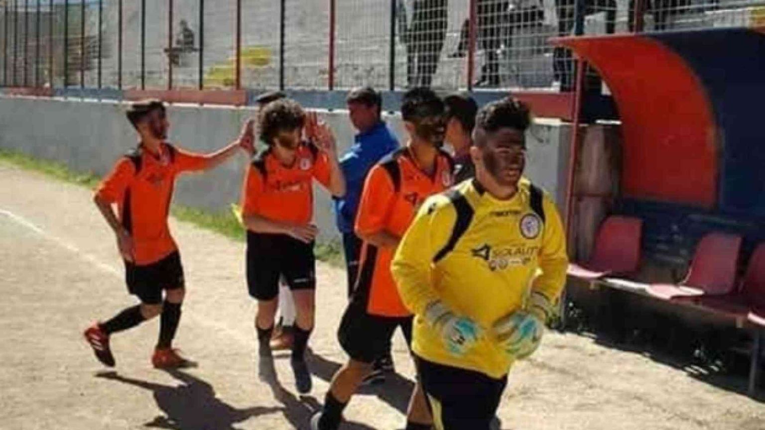 Ritorna il razzismo da stadio e dilaga nei tornei giovanili. Restando impunito