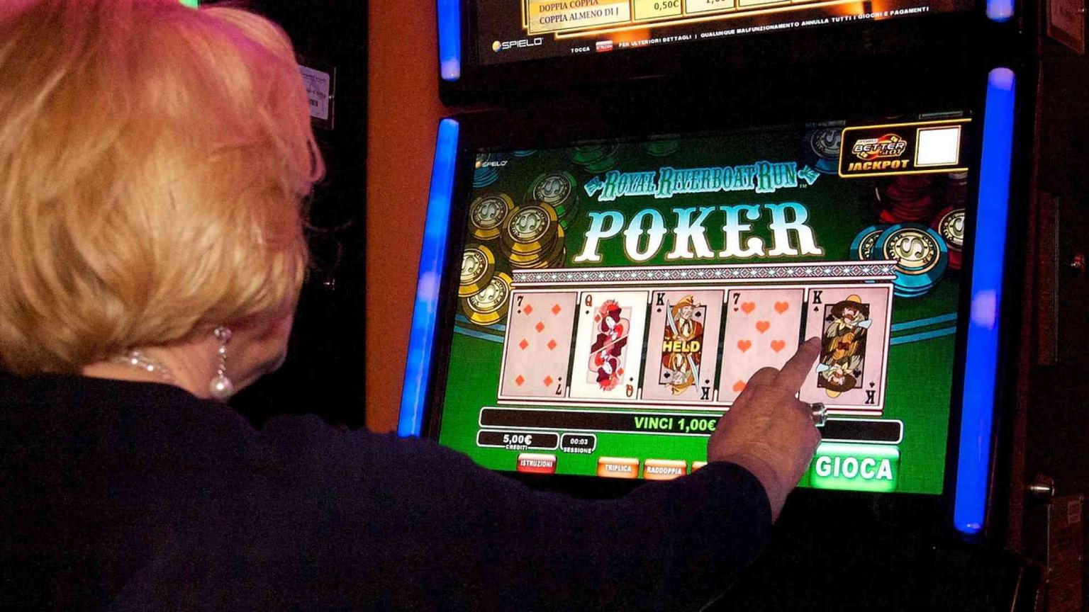 SlotMob chiama i partiti: «Impegno sull'azzardo»