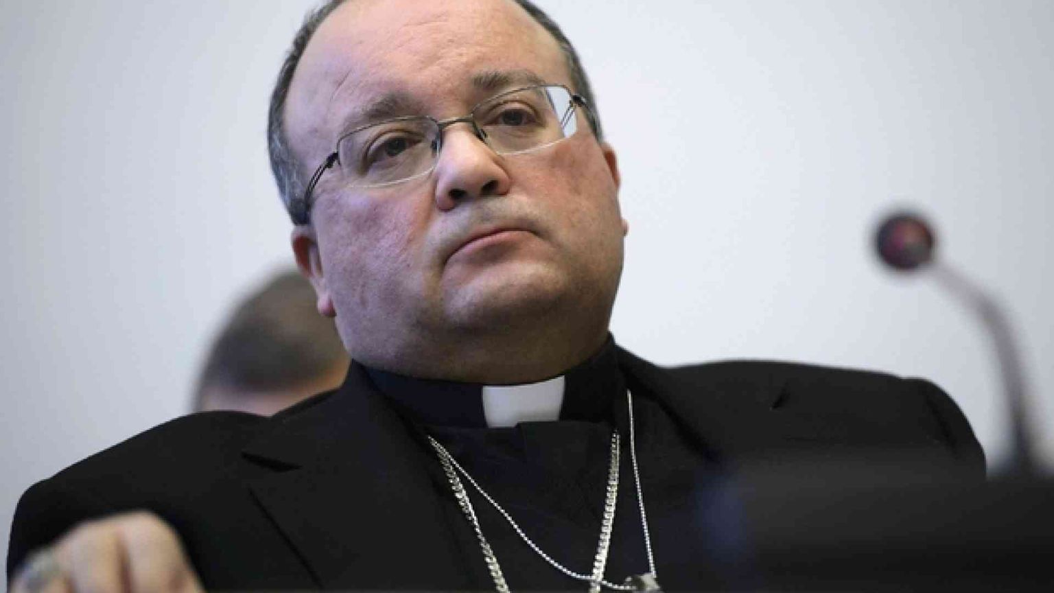 Pedofilia, il Papa manda un inviato in Cile. Ascolterà i testimoni
