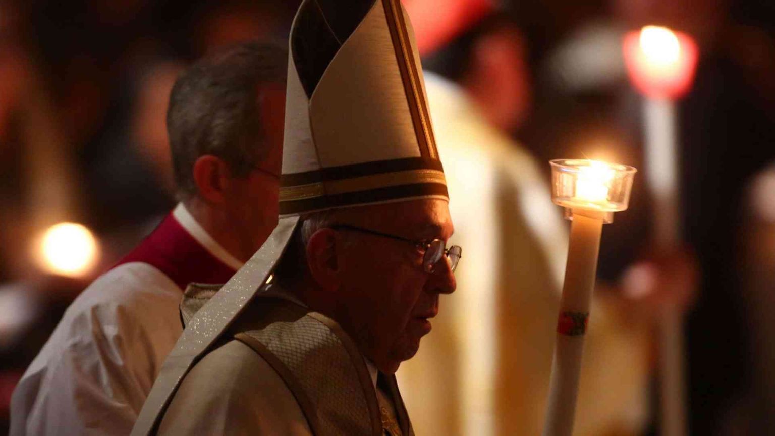Papa Francesco: voi consacrati siete l'alba perenne della Chiesa