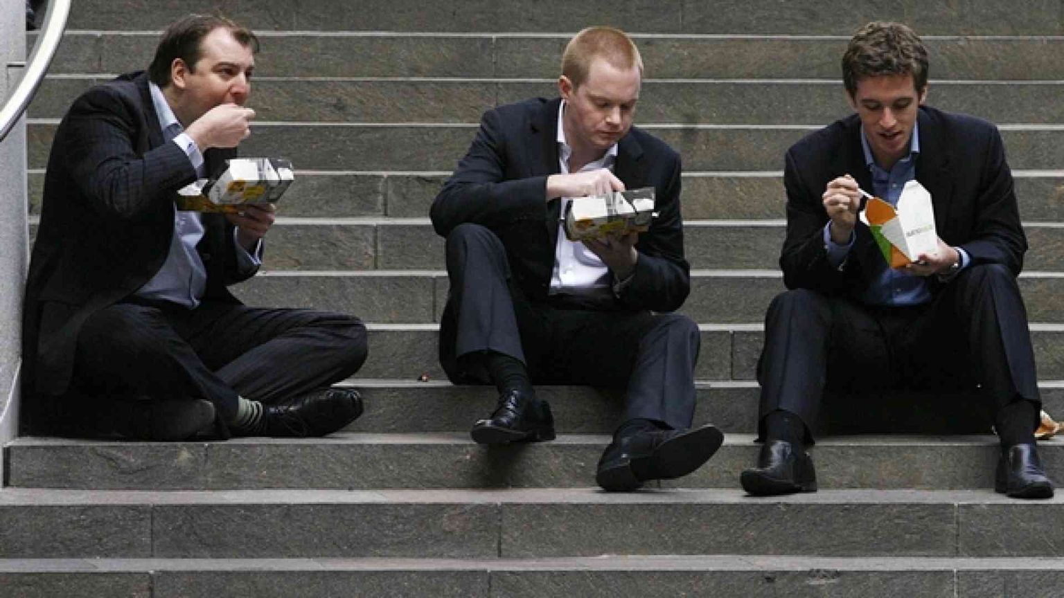 I nuovi poveri in giacca e cravatta