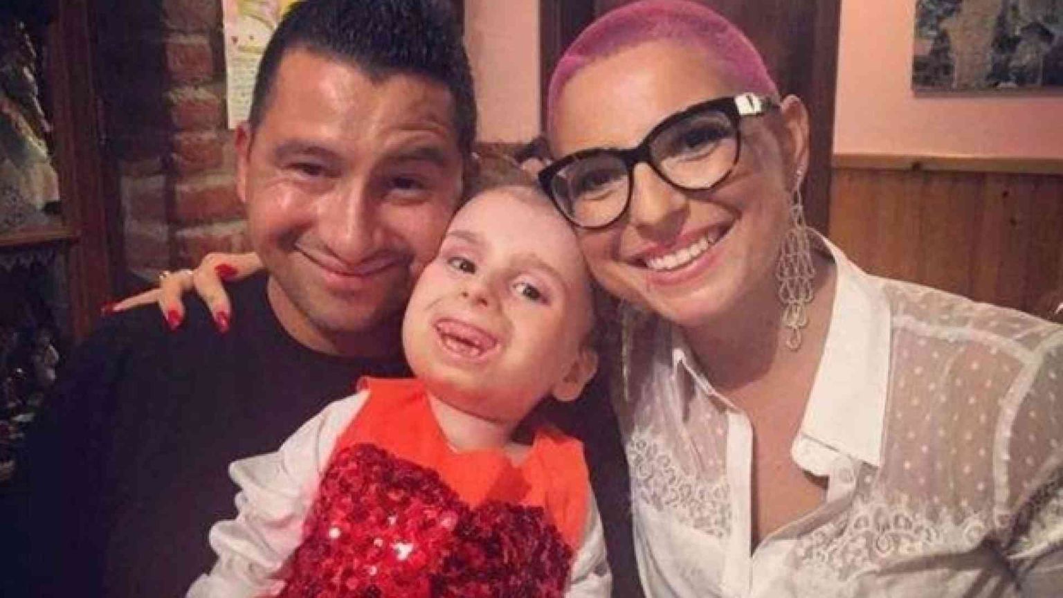 Addio Bea, bimba «di pietra». La zia: la penso abbracciata alla sua mamma