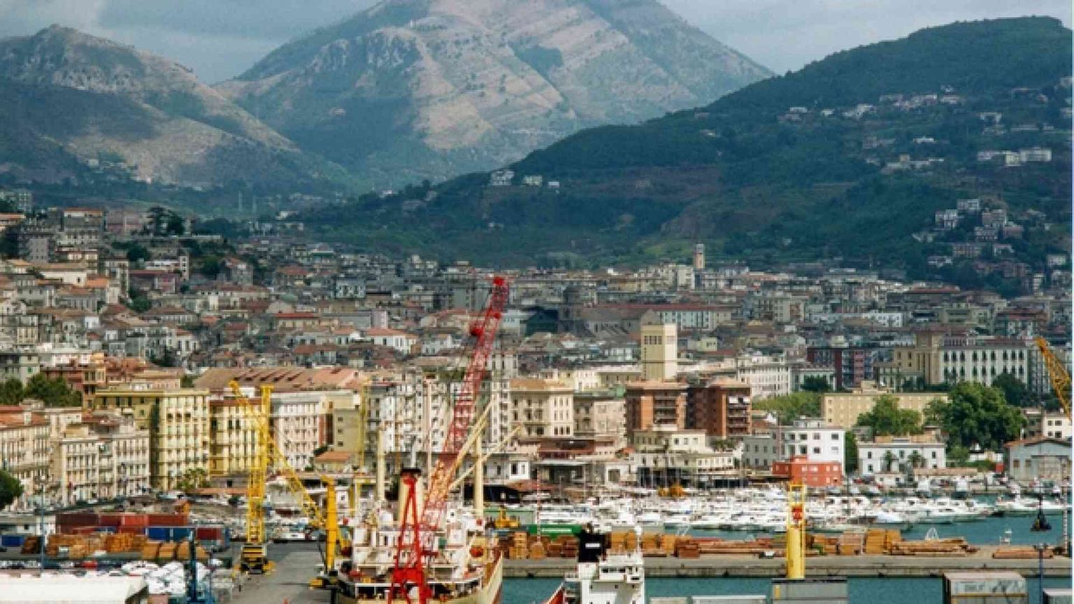 Indagato il figlio del governatore De Luca