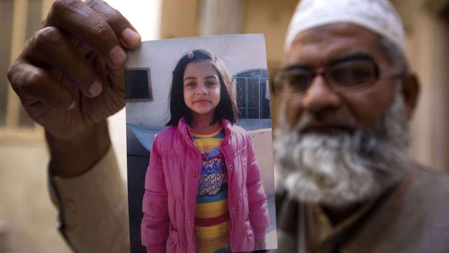 Condannato a morte 4 volte per lo stupro di una bambina