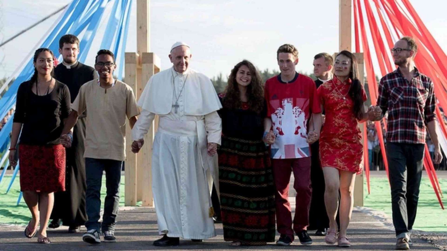 Il Papa ai giovani: siate coraggiosi, mi fido di voi