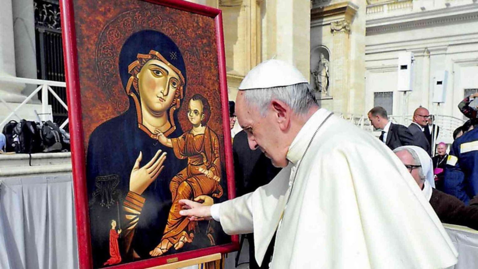 Il Papa istituisce la festa di Maria Madre della Chiesa