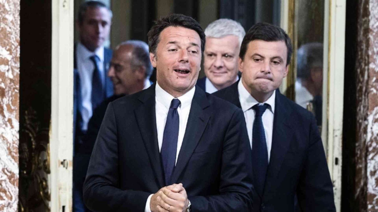 Bufera dem, in campo Calenda. Renzi: chi vuole andare con M5S lo dica