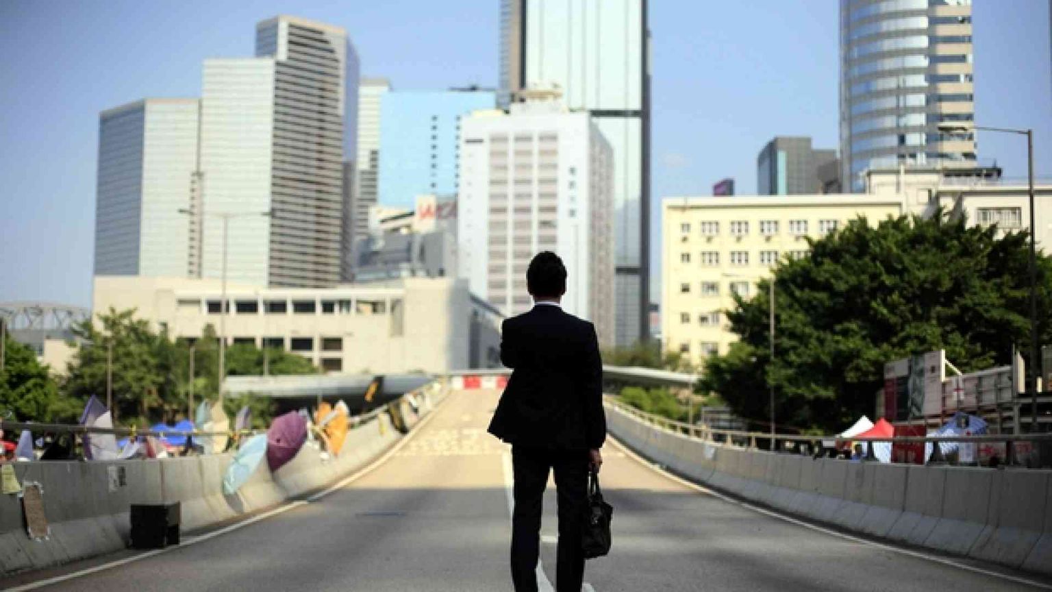 Come battere la solitudine in un mondo di persone sole