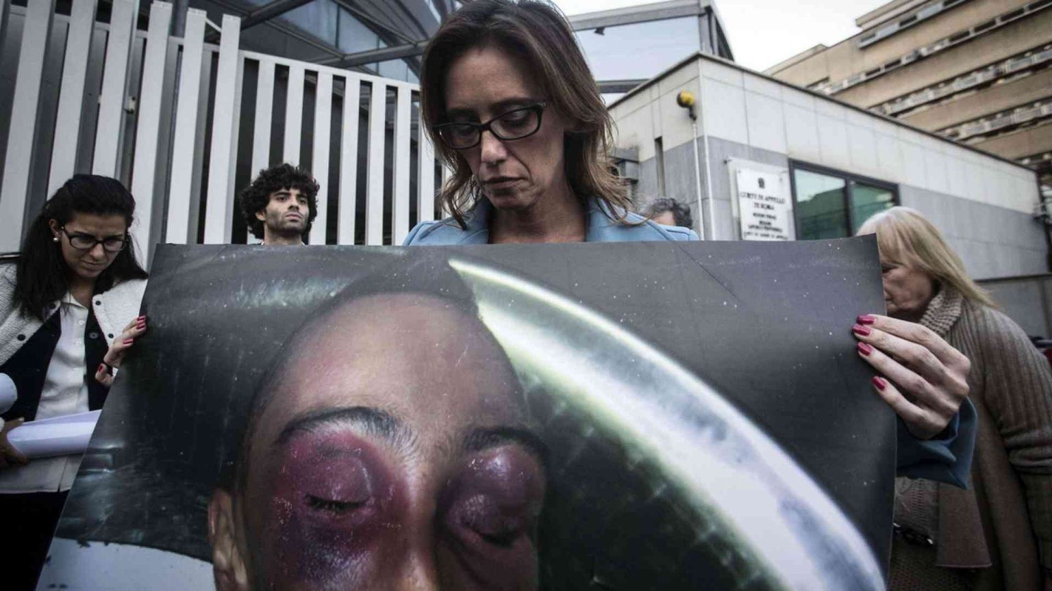 Il compagno di cella: Stefano disse che fu picchiato dai carabinieri