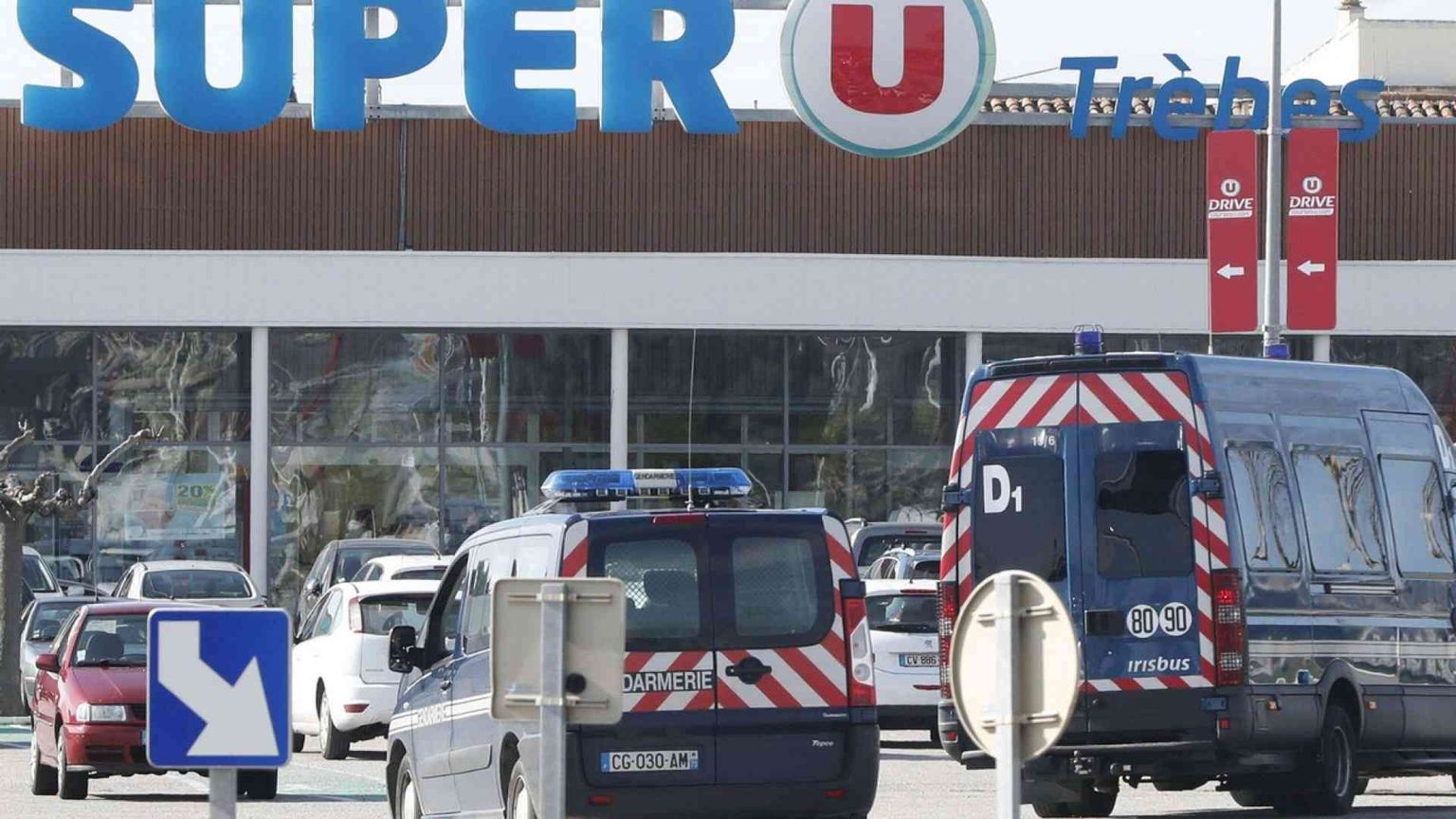 Ostaggi al supermercato, morto il gendarme-eroe. Chi sono le 4 le vittime