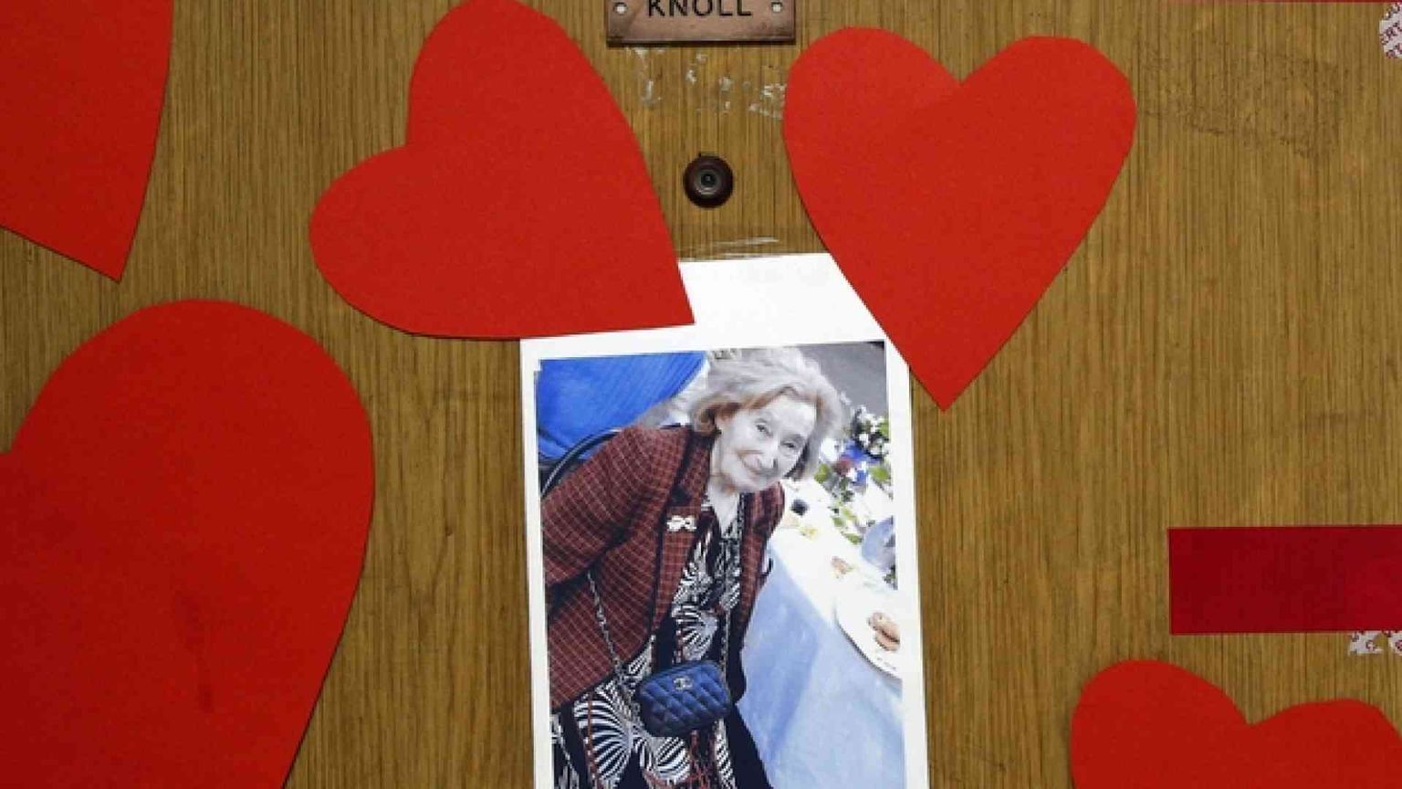 Parigi in marcia per Mireille, scampata ai lager ma non all'odio